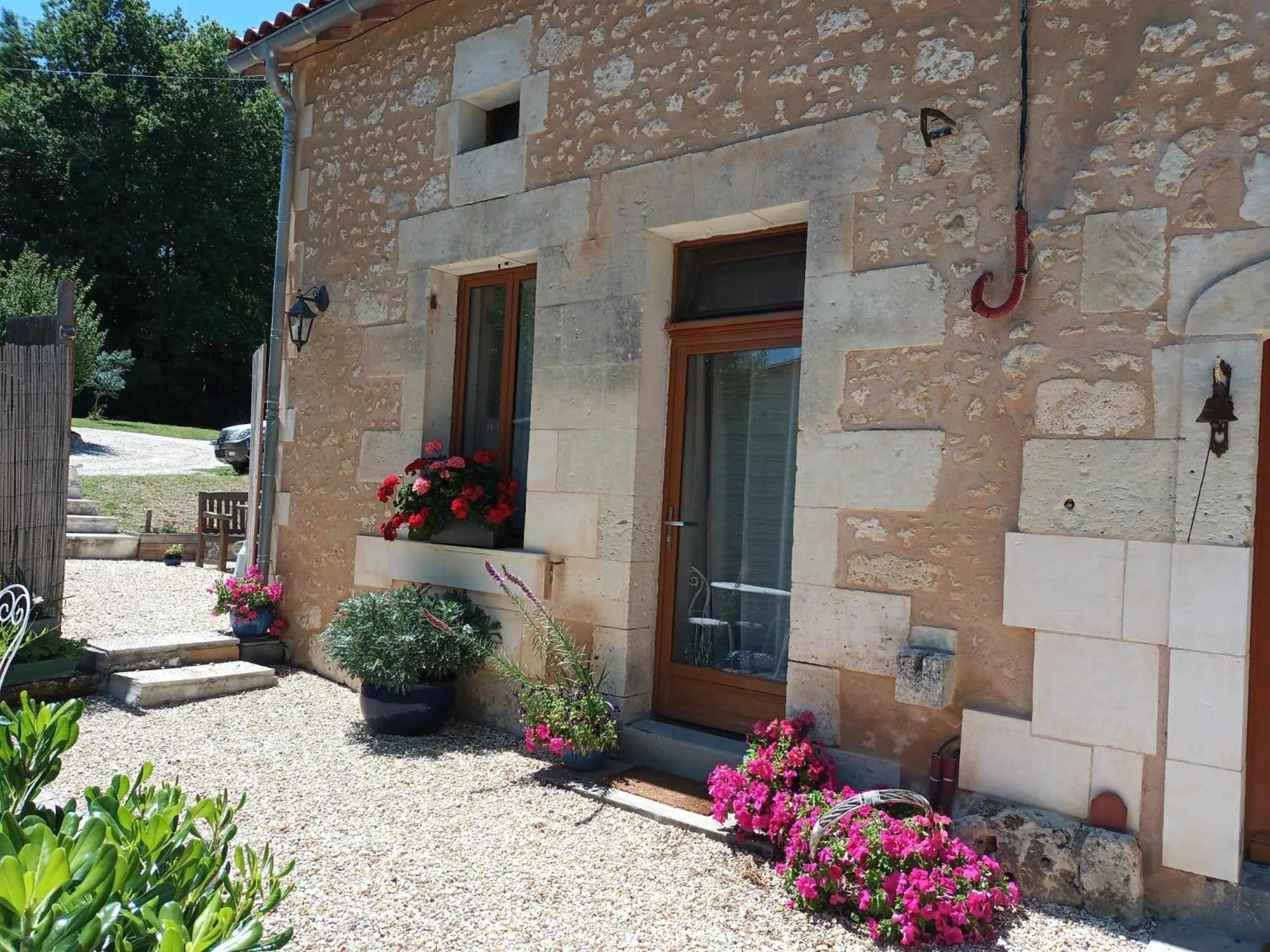 La Vieille Grange - Saint-Privat-Des-Pres Bed & Breakfast エクステリア 写真