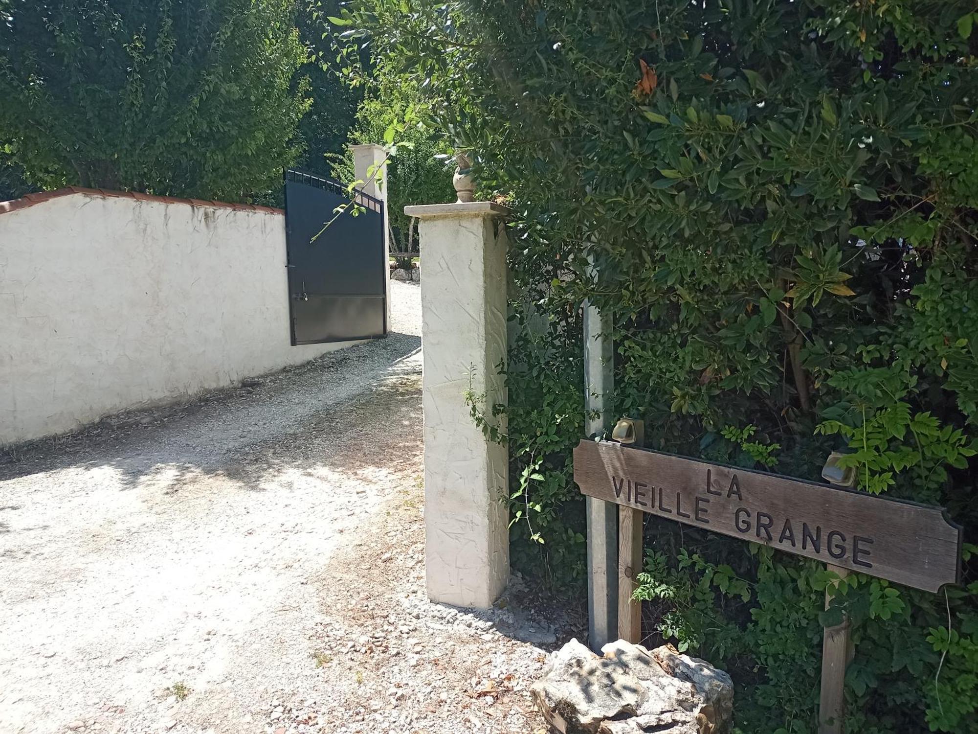 La Vieille Grange - Saint-Privat-Des-Pres Bed & Breakfast エクステリア 写真